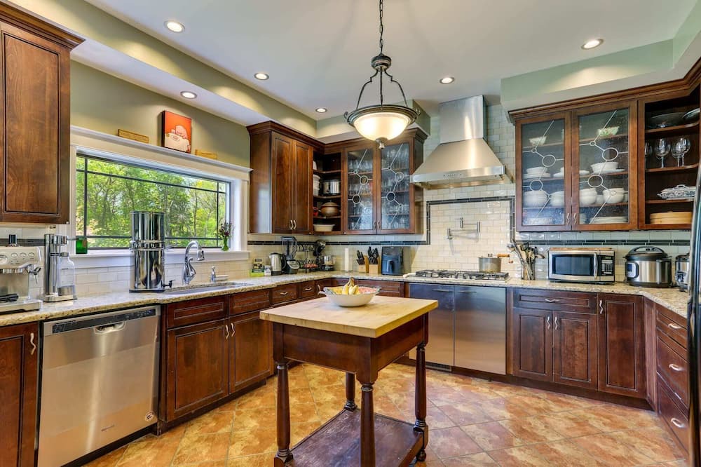 Gardiner House | Gateway to the Gunks: Winery Walks & Rock Walls