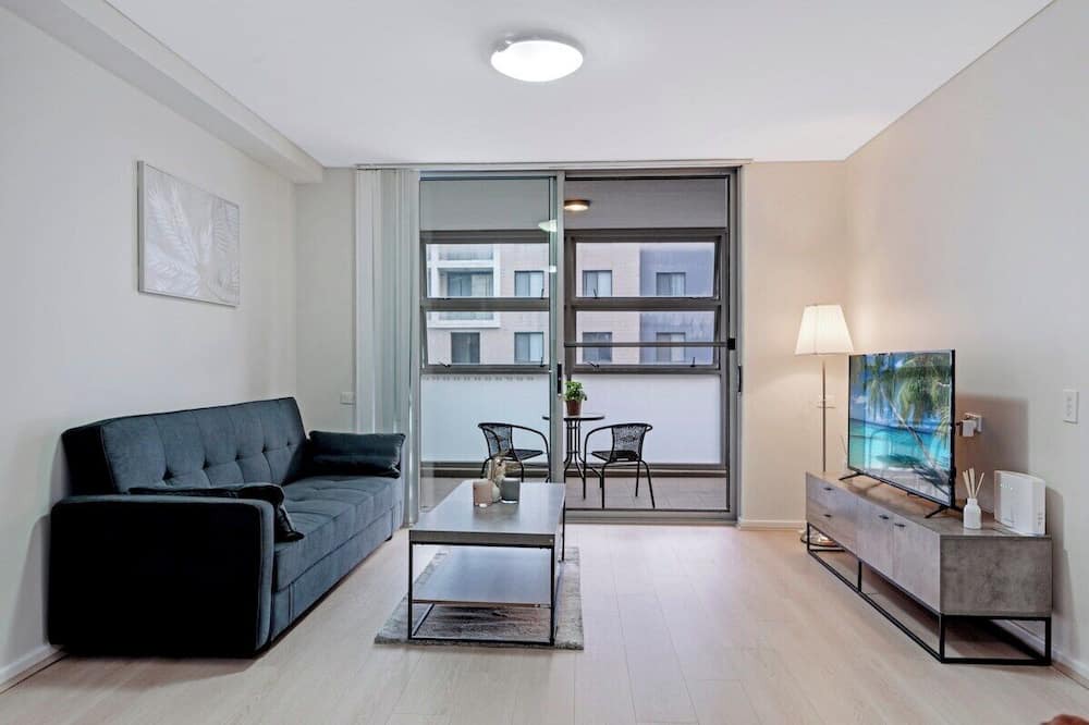 Parramatta Apartment | Modern 3-Bedroom in Parramatta