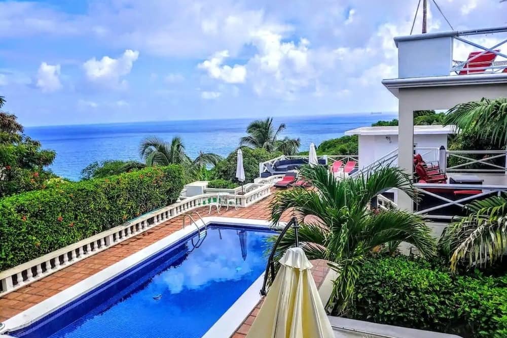 Old Towne House | 1BR 3BD, w/Pool House Access