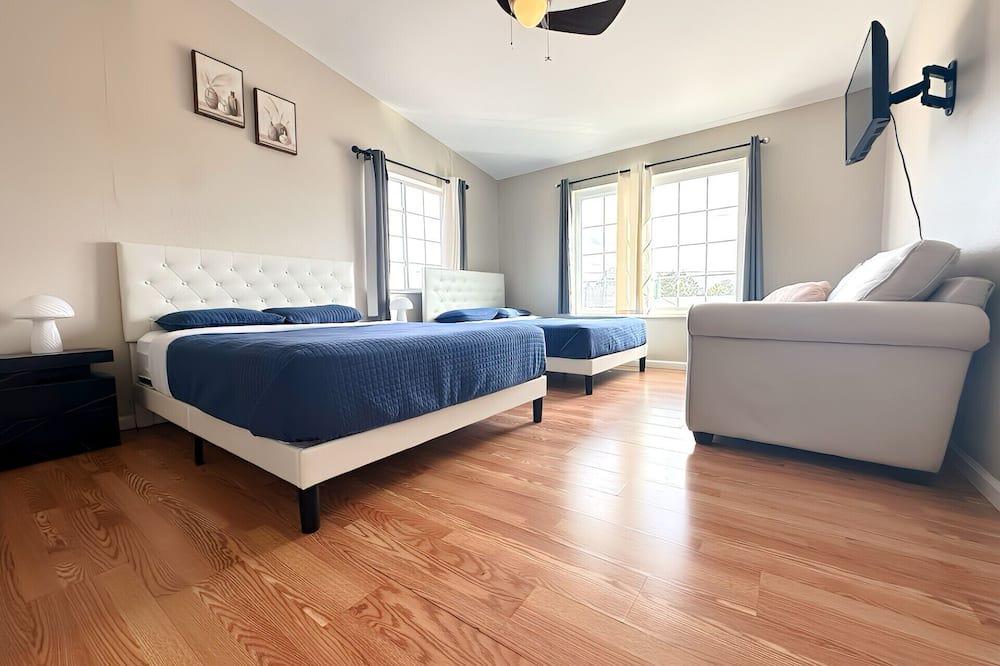 Haines City House | Kiandres House/family sized/pet-friendly