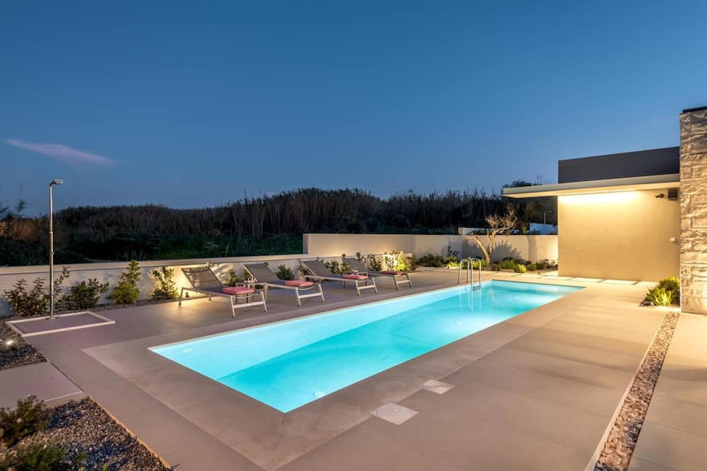 Pyrgos Psilonerou Villa | Villa 'Deux Olives Luxurious Quality' with Sea View, Wi-Fi and Air Conditioning