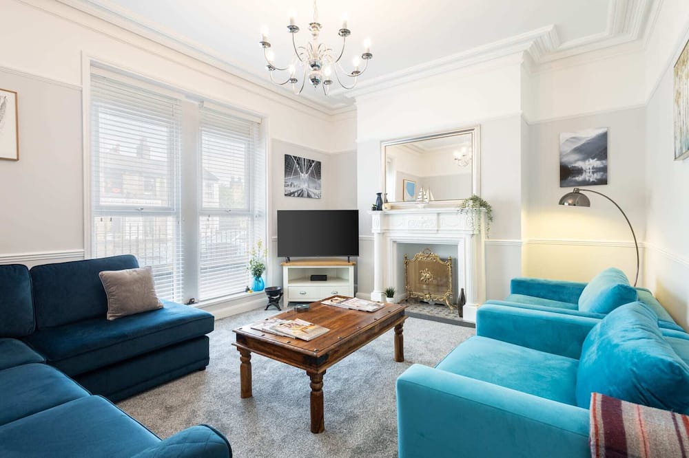 Huddersfield House | Host & Stay | The Westbourne Grande