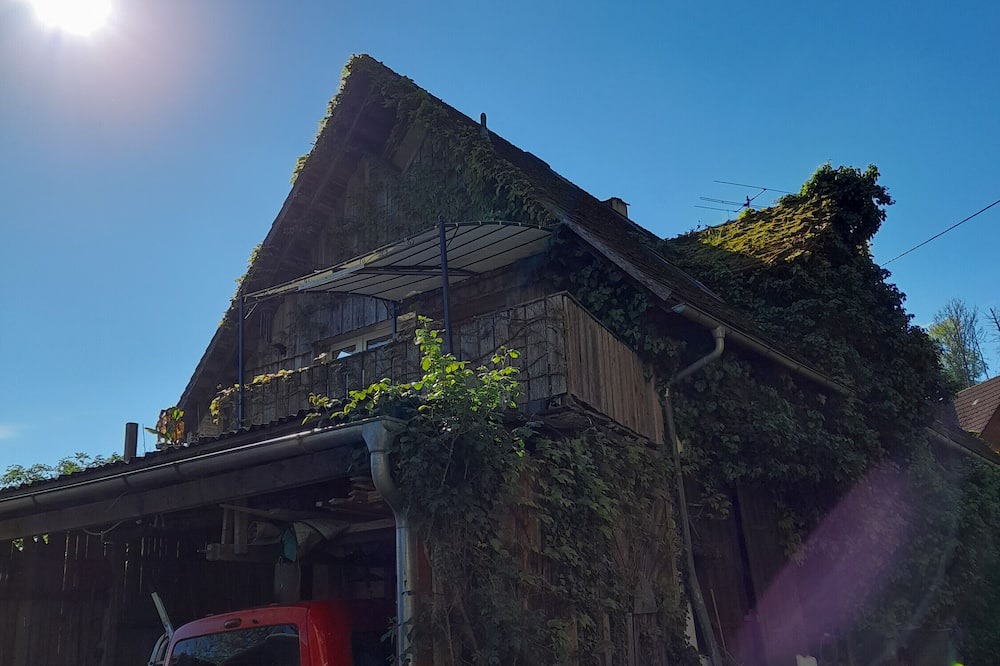 Deggenhausertal Apartment | Apartment 'Eschle' with Private Terrace and Wi-Fi