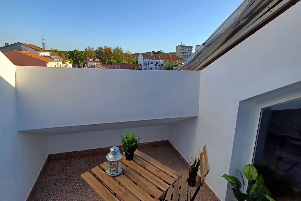 Grandola Apartment | Apartment 'A L Encanto' with Private Terrace and Wi-Fi