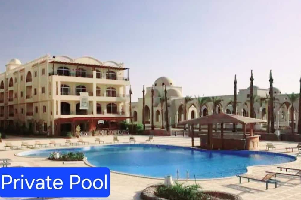 Sahl Hasheeh Apartment | Sahl Hasheesh, 1 bedroom Apartment. Private Beach and Pool.