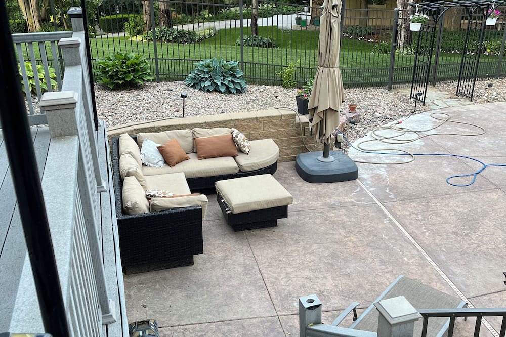 Elkhorn House | Spacious Family home w/underground pool. 20 minutes from downtown Omaha.