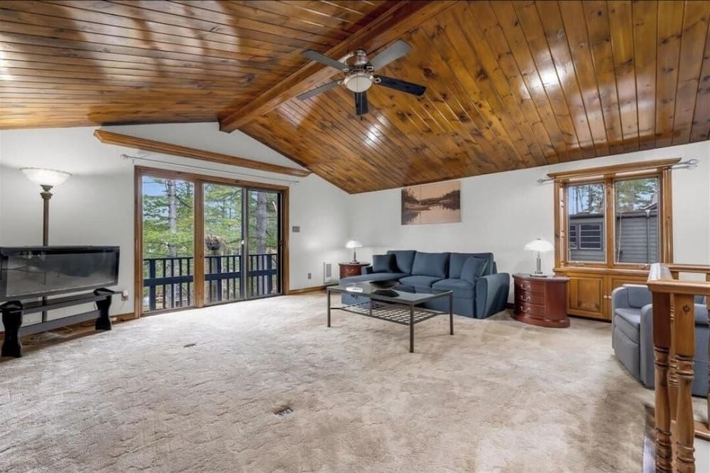 Washago Cottage | Beautiful cottage with river access in Washago