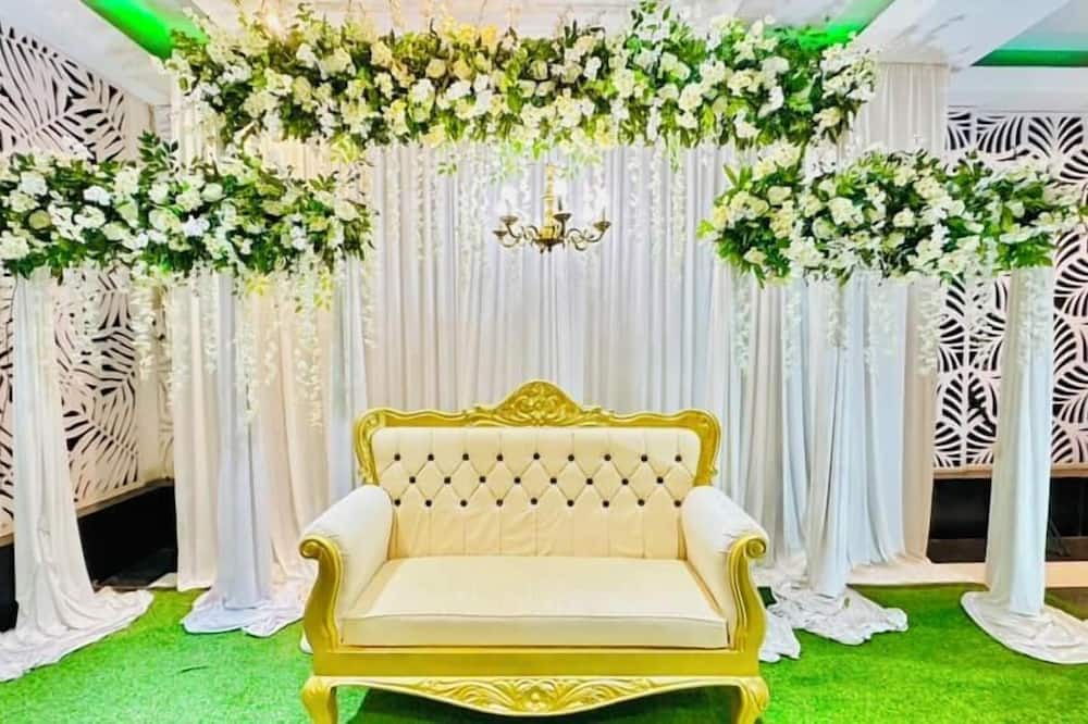 Pinwatta Hotel | White Haven Hotel
