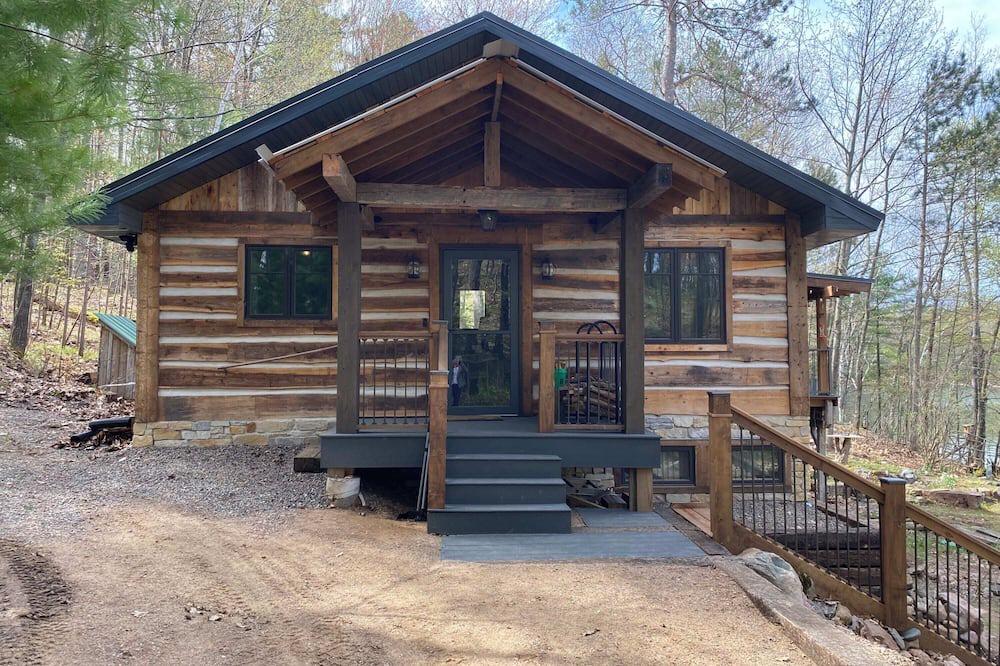 Harshaw House | Camp Makwa Summary: T