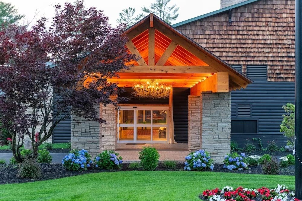 Schroon Lake House | Scenic Lodge Retreat Located at Schroon Lake | Outdoor Firepits and Pool