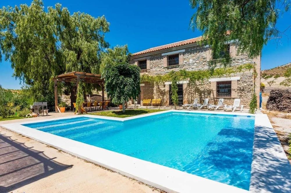 Oria House | Homerez - Spacious House with Pool in Oria