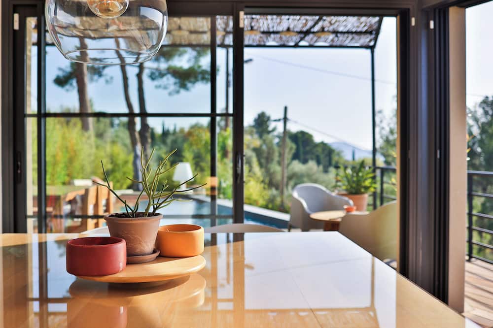 Le Castellet Villa | La Villa Mohdjang