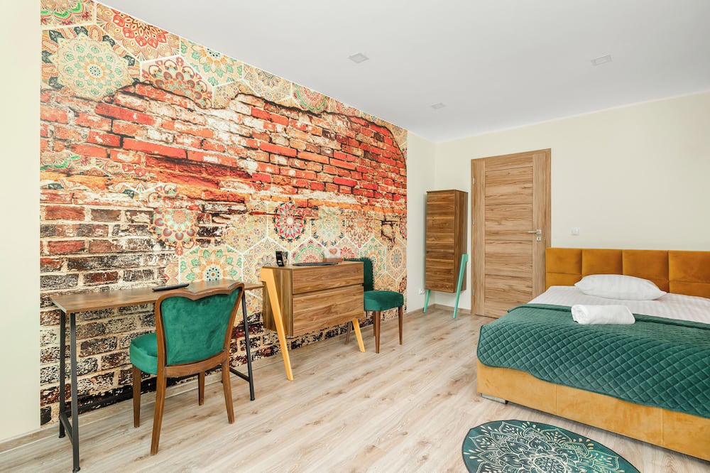 Bytom Apartment | Noble Green Bytom Apartment by Renters
