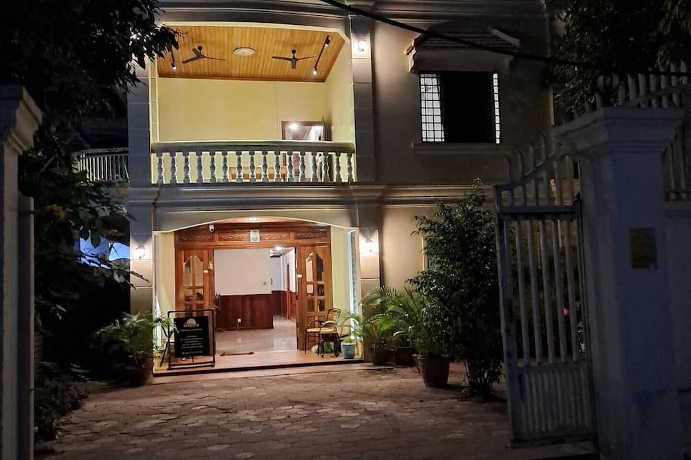 Downtown Siem Reap House | Makers Guesthouse Siem Reap - Twin