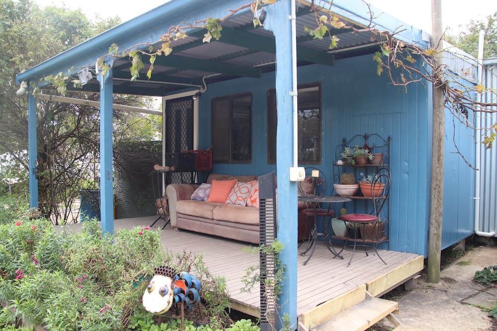 Metcalfe House | Unwind in a cosy bungalow in the midst of our organic permaculture mini-farm.