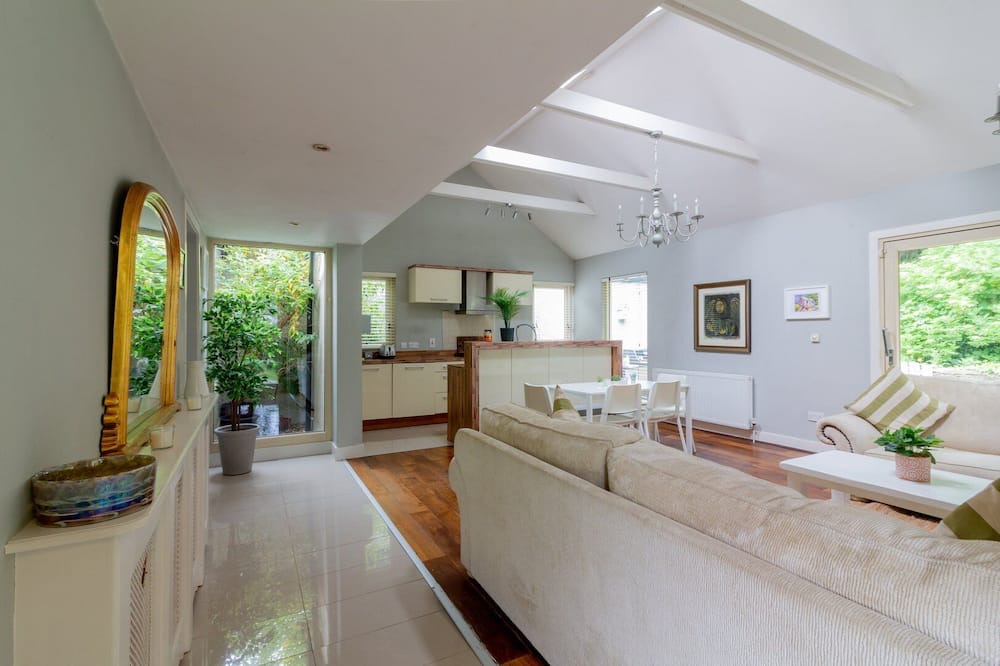Malahide House | GuestReady - Opulence Malahide Seaside Cottage