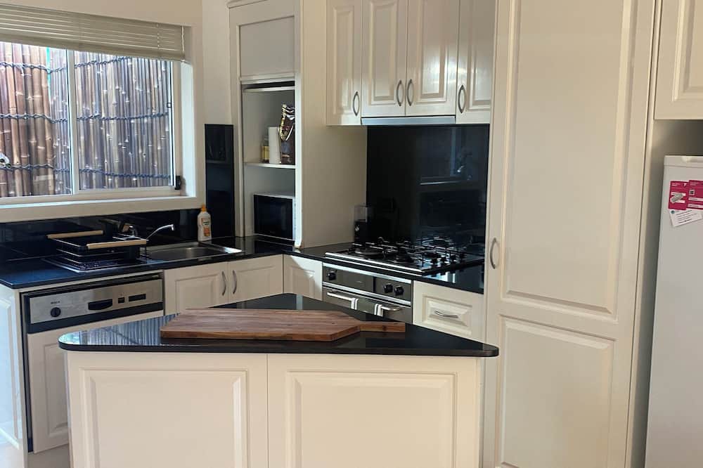 Aspendale Apartment | Beachfront Apartment