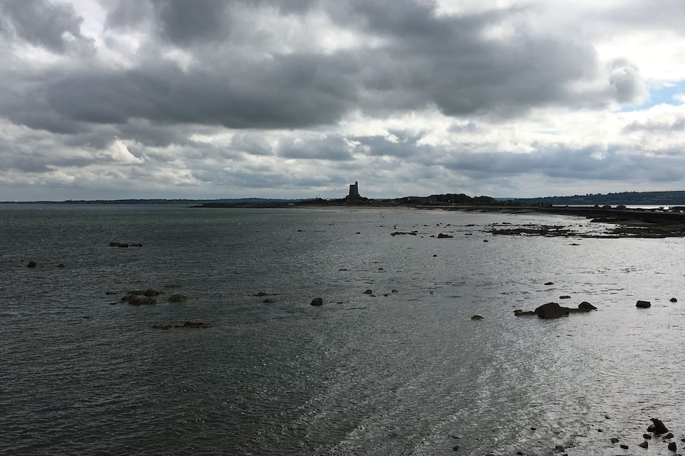 Cotentin Peninsula House | La mer Devant la Porte