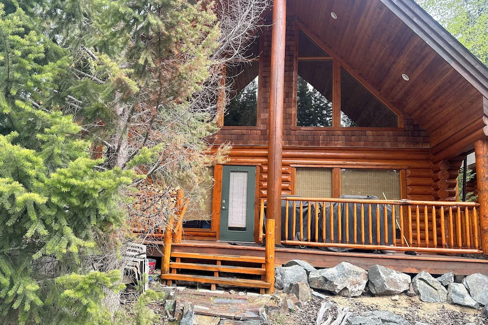 East Kootenay Cabin | Cozy & Quiet cabin for a family
