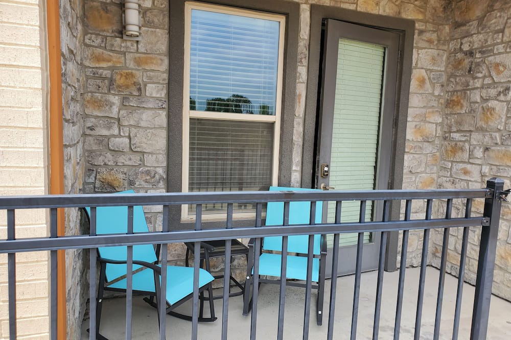 Farmers Branch Apartment | Peace on Knightsbridge