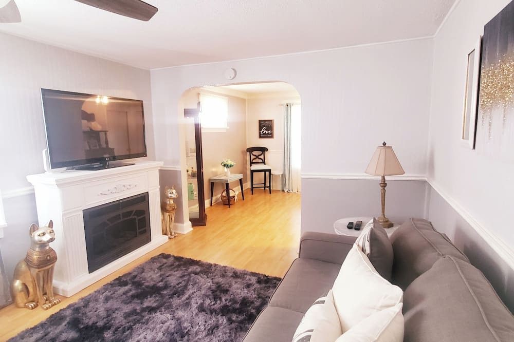 Indianapolis House | 2 Bedroom Centrally Located, Minutes From Downtown Indy!