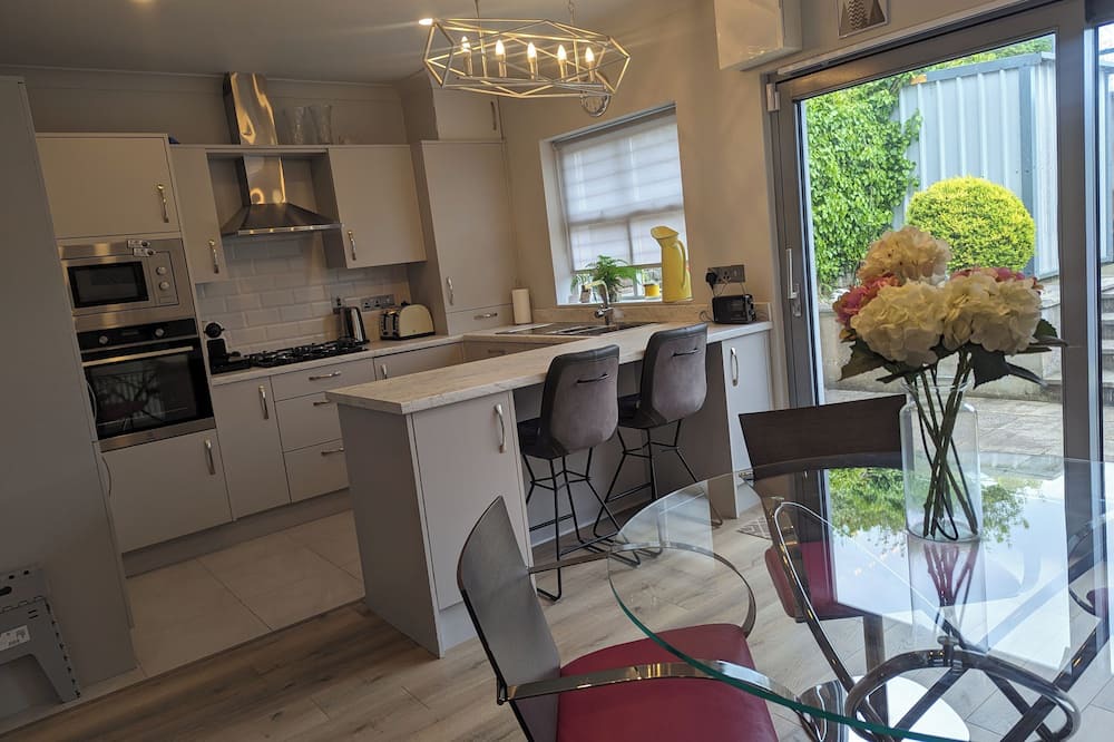 Westport Cottage | Stunning Town house located in the heart of Westport Quay