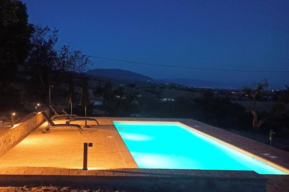 Lidarno Villa | 15 min from Airport Gated Villa with Swimming Pool. Pet Friendly!nn