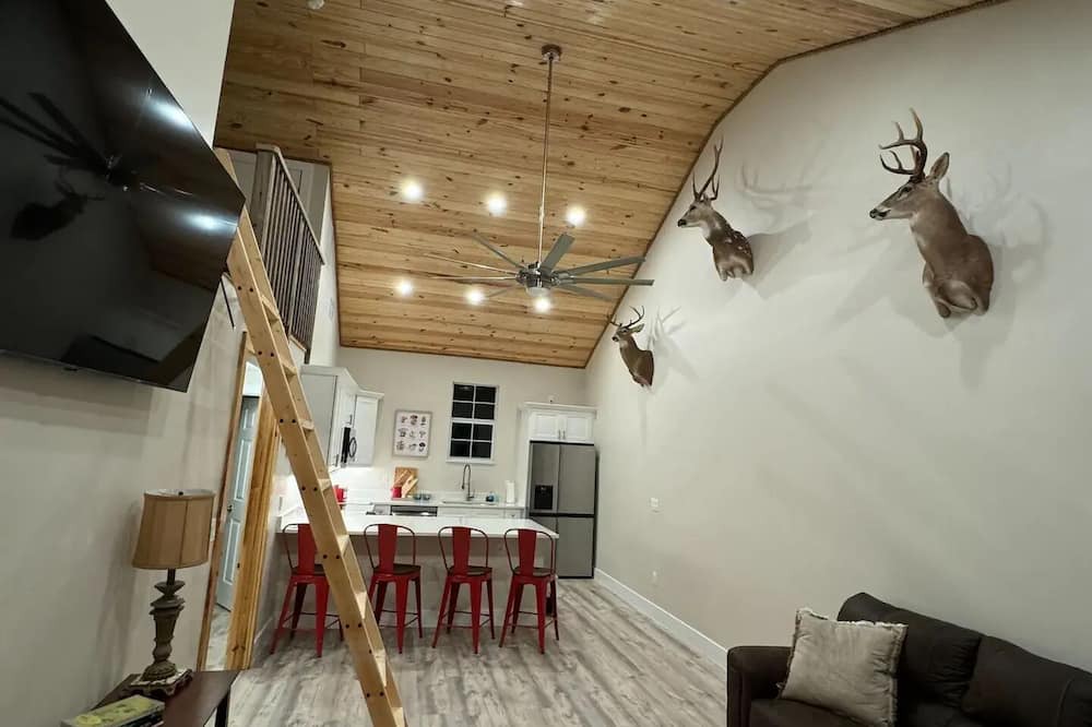 Naples Cabin | The DDD - Triple D Duplex Fishing Lodge