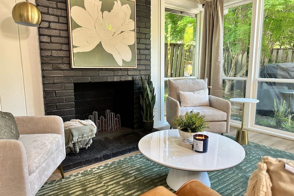 Tamalpais-Homestead Valley Apartment | Private 2 BR MCM Sanctuary