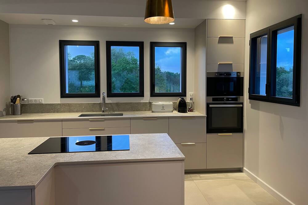 Bassussarry House | New house on the Basque Coast. Ideal for families with babies. 6/8 pers.