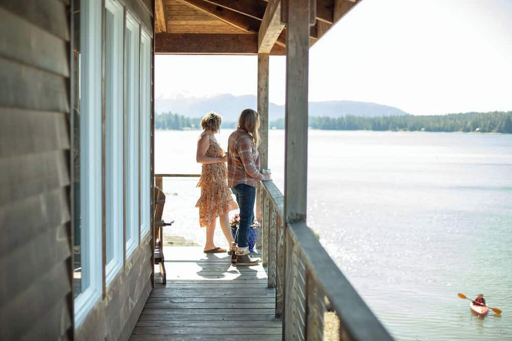 Petersburg House | Serene retreat, just 15 minutes away from Downtown Petersburg!