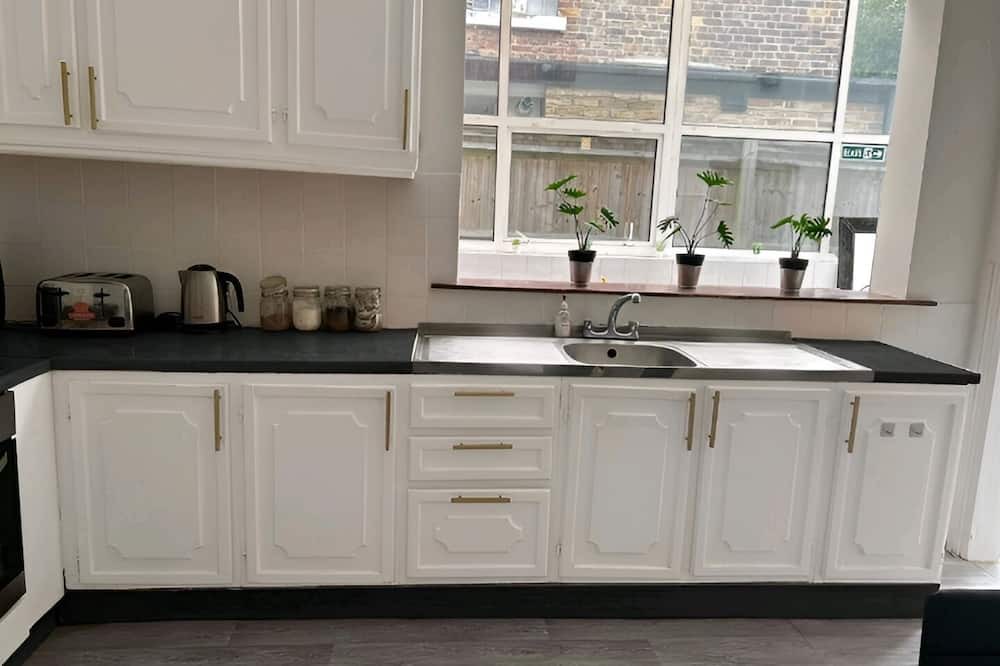 Balham Apartment | Balham, Elegant Apartment with Exquisite Garden F2