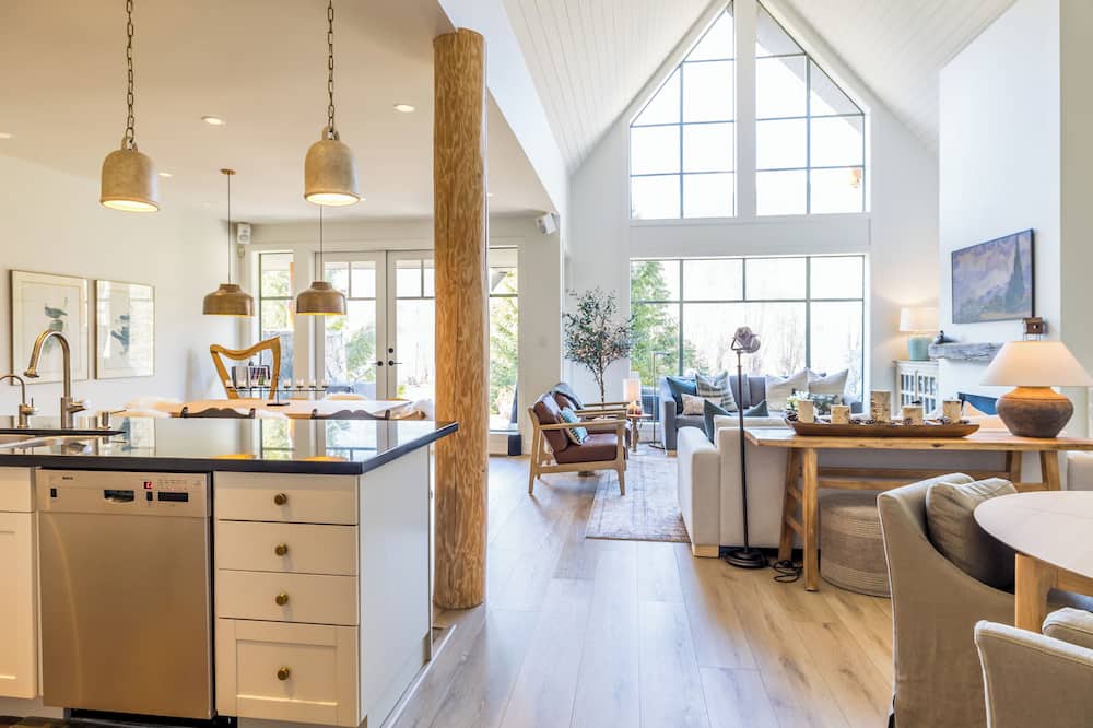 Nicklaus North House | NEW Beautiful Golf Course/Lake Setting, Mountain Views Plus Tennis/Pickleball Court Access