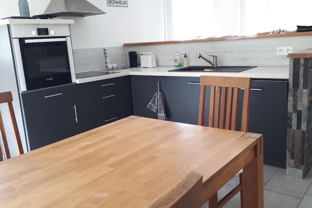 Saint-Etienne-le-Laus Apartment | Appartement Dans une Maison