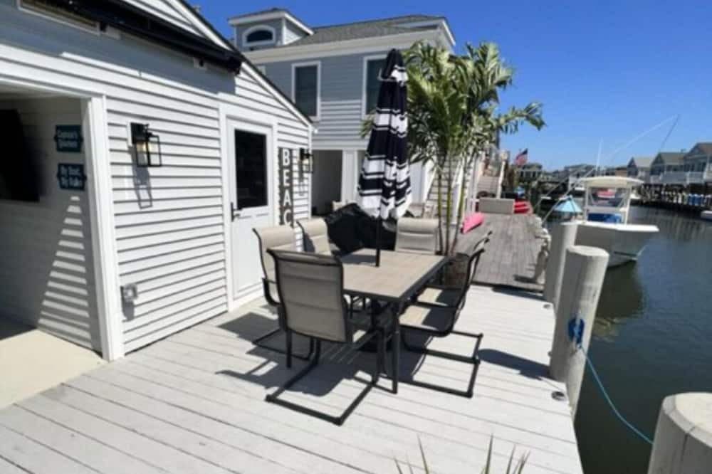 Ocean Beach III Cottage | Waterfront Beach Cottage in Lavallette