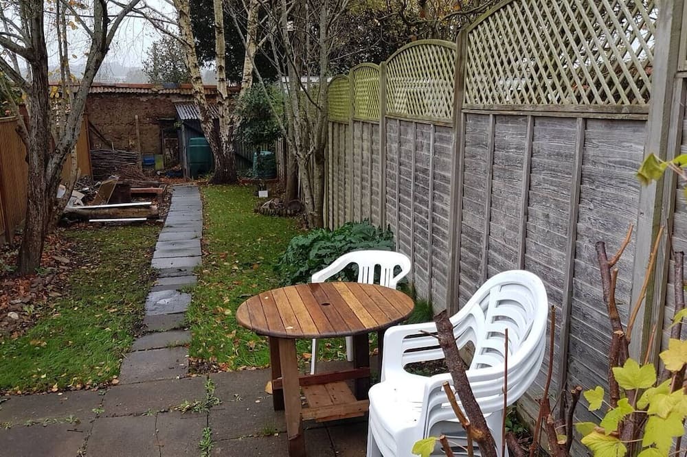 Ottery St Mary House | Cosy Devon Town House and Garden with BBQ