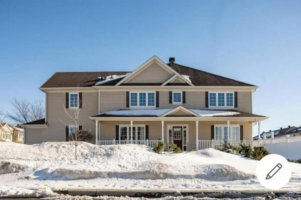 Ottawa Division House | Mannys place