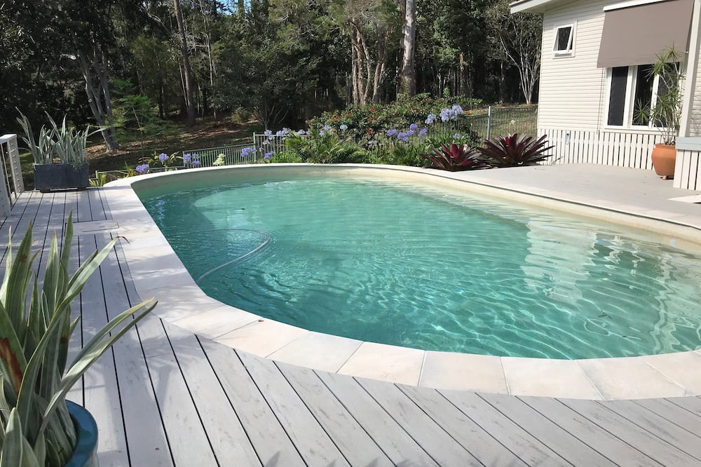 Smiths Creek Bed & Breakfast | A great getaway for two. Private and peaceful.
