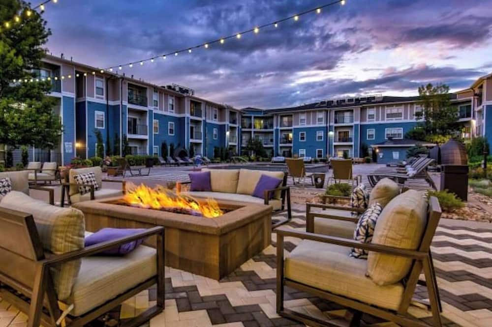 Lincoln Square Lofts Apartment | Luxury One Bedroom Rental in Lone Tree