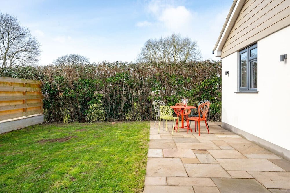 Cleeve House | The Oak View:Haven Retreat Bristol in Countryside