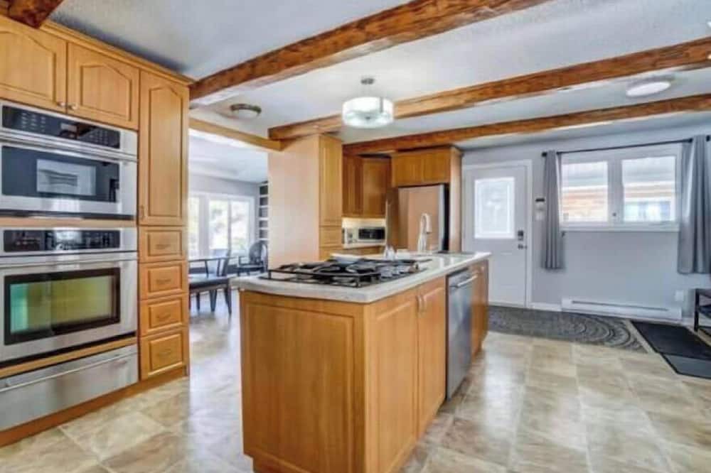 Val-des-Monts House | Eritage |Spa avec Magnifique vue sur le lac