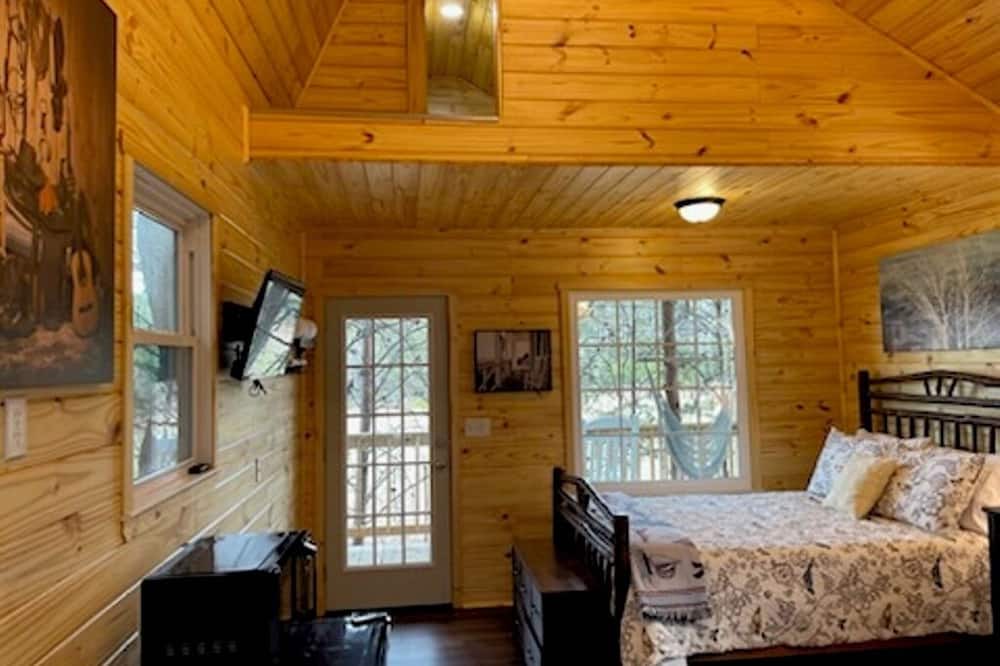 Gowensville Cabin | Treehouse at the Persimmon Farm