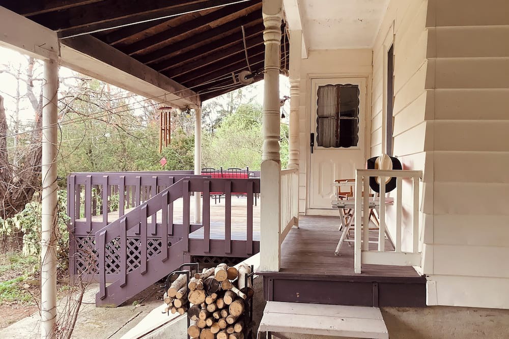 Germantown House | Bohemian Glow, this cozy home is surrounded by birds and a wildlife habitat.