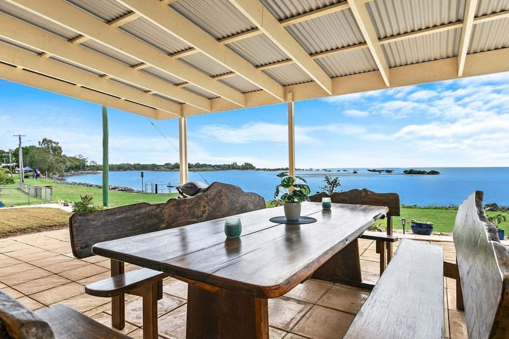 Toogoom House | Sandbar on Moreton 5 Bedroom