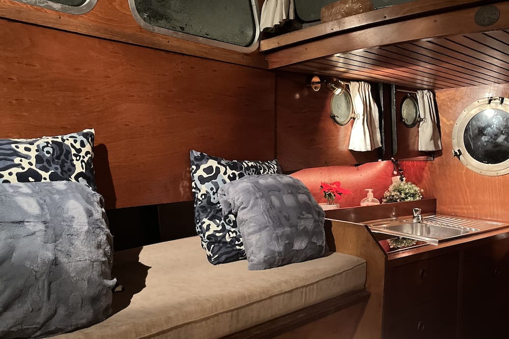 Nieuw-West Boat Rental | Authentic Charm: Aboard 'sunny'