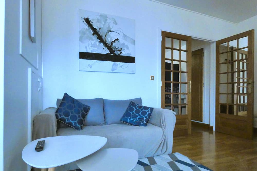 Chartres Apartment | Gite Chartres, studio flat, 2 persons