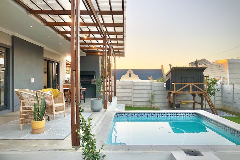 Stellenbosch House | Cape Winelands Mountain View Getaway