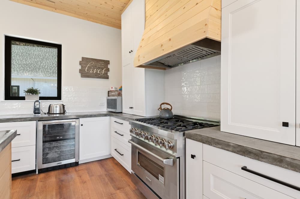 Kalispell House | Summer Availability! Gorgeous home on 5+ acres with amazing views, private hot tub!