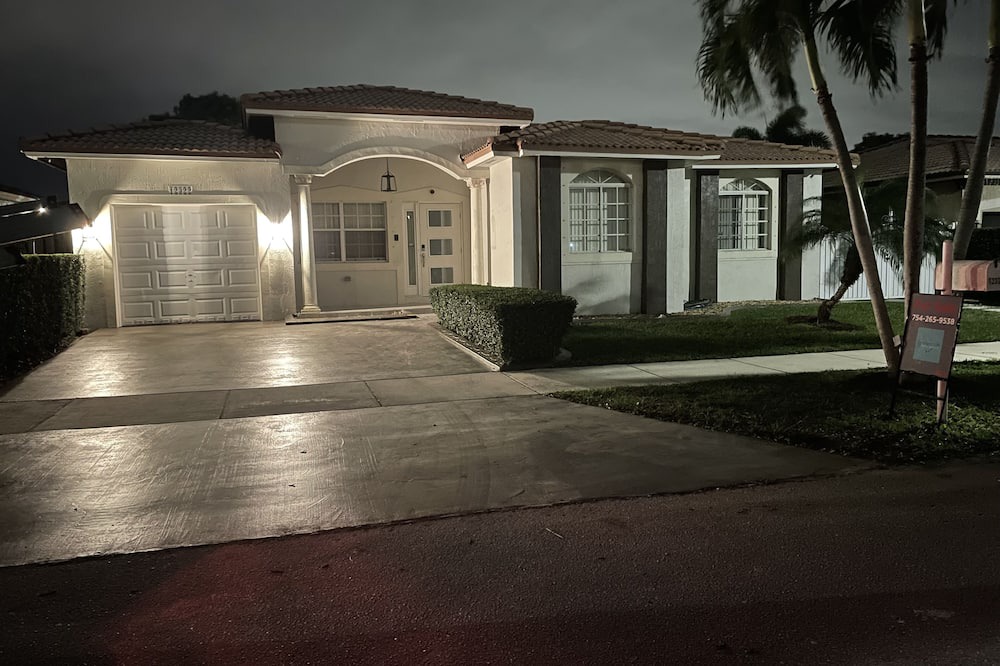 Goulds House | Mi casa tu casa in Cutler Bay