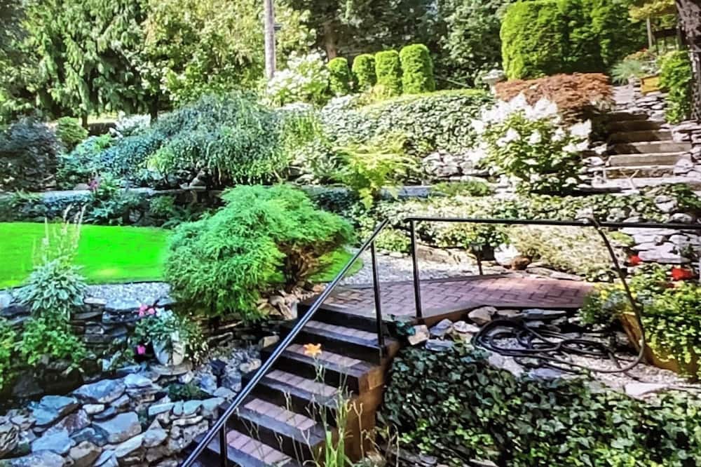 Blind Bay Apartment | Tranquil Place Retreat on 1.5 acres- Room# 1
